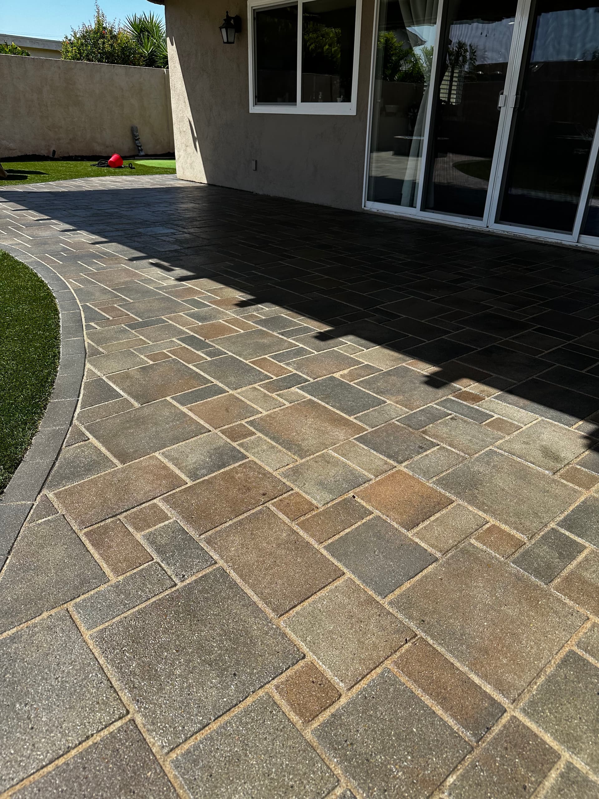 Gallery photos for Re-sanded and resealed backyard pavers looking sharp: Image #1