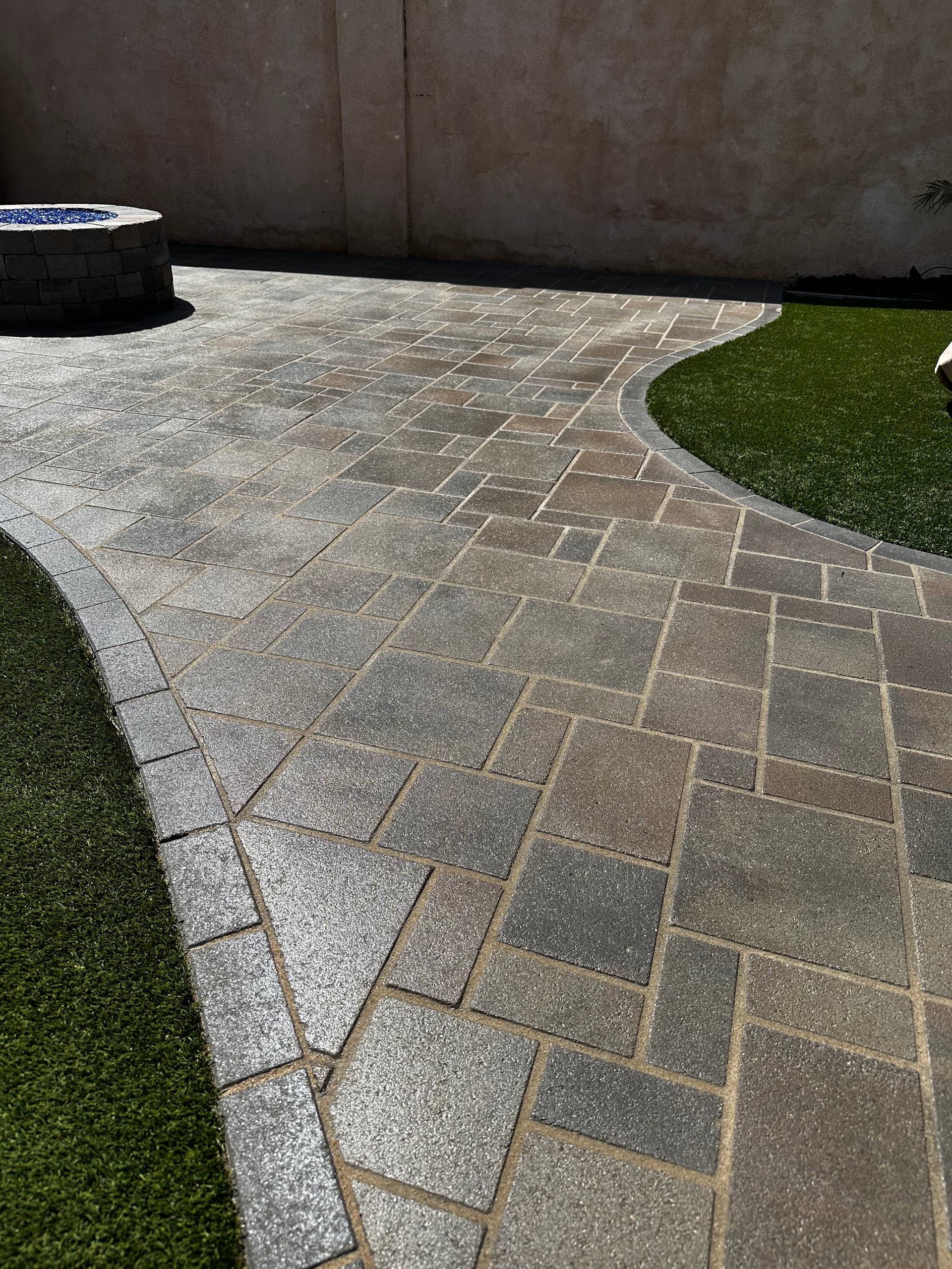 Gallery photos for Re-sanded and resealed backyard pavers looking sharp: Image #2